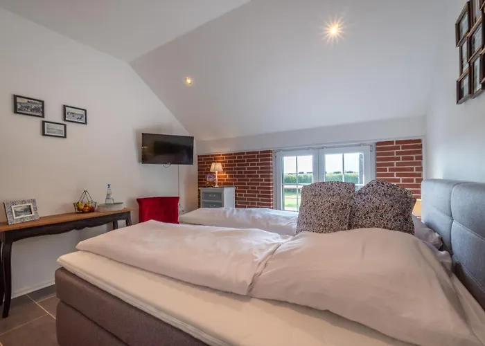 INSEL-LAND-HOTEL MICHAELSEN im Nov inkl Frühstück Sauna u MorgenYoga Borkum